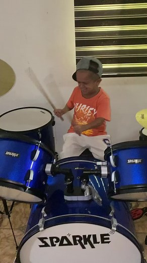 Engaging Drum Performance on SPARKLE Set