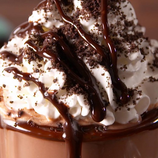 Baileys lovers, you gotta be sipping this over winter break. Full recipe: http://dlsh.it/yWuVyuR | Delish