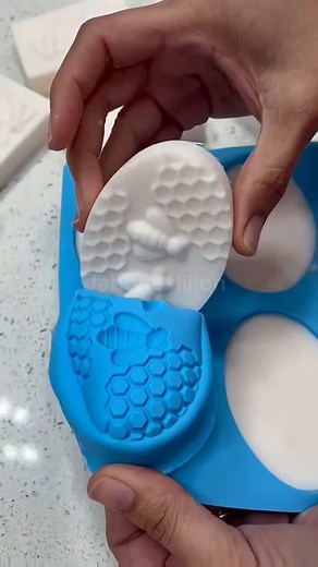 ✨️Estamos a solo un día de comenzar nuestra clases. ✨️Si aun no estas en el grupo comenta yo quiero para unirte #jabones #jabonesartesanales #jabonesdeglicerina #jabonesnaturales #ventas #emprender | Jabones Artesanales Lilion