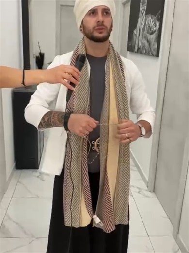 Haq Khatte Bhussain ironia e divertimento con Salvo Parrino