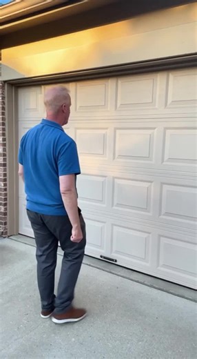 When @yogijefferson opens their garage door, an unexpected wave of thick fog rolls out and completely engulfs them in seconds.