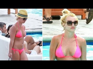 Britney Spears Looking Hot In A Pink Bikini Poolside In Marina Del Rey [2009]