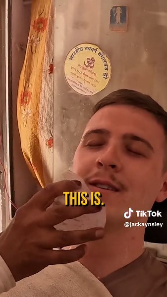 PART 2 | CRAZY INDIAN SHAVE AND FACIAL MASSAGE #india #crazyindia #indianbarber #streetbarber #shave #travelstory #traveltiktok #travellife #indiantiktok