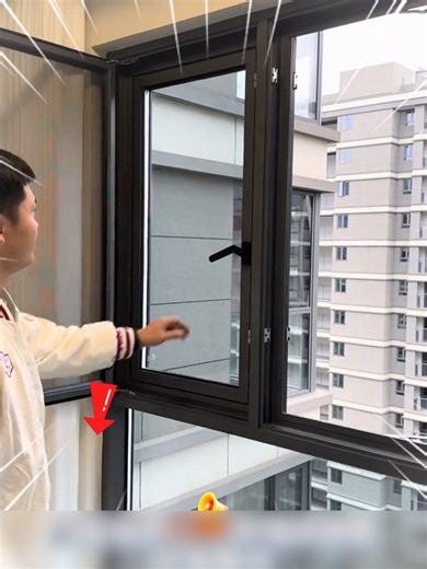 After applying the sealing tape, the indoor temperature jumped by 3°C. Heating turned all the way up, yet it still feels cold near the windows? That’s because cold air is sneaking in through the gaps. Use weather stripping to truly keep your expensive heating inside the house. A low-cost insulation must-have for winter. #WeatherStripping #WindowSealing #Winter #StayWarm #WindowSeal #DraftProof