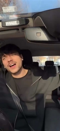In questi giorni nelle storie di @Trigno stanno spuntando dei video con una canzone inedita come sottofondo! Possibile spoiler del prossimo singolo? ⌛️ #Trigno