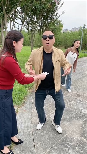 "Chinese Comedy So Funny You’ll Watch Twice 😂🔥 (Must Watch!)"#ChineseFunny #FunnyShorts #ComedyShort