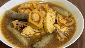 What can you do with the canned abalone's sauce? Super simple chicken stew with sea cucumber and abalone. Simple CNY recipes. Links to Cooking Ah Pa chicken powder https://shope.ee/99tjl5FfRS | Cooking Ah Pa