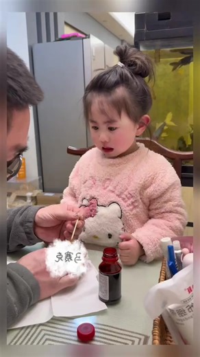 Bình thường hay báo vậy thôi, chứ liuliu thương ba lắm đó #liuliutrungquoc #embedangyeu #embehaihuoc #embedethuong #embetiktok