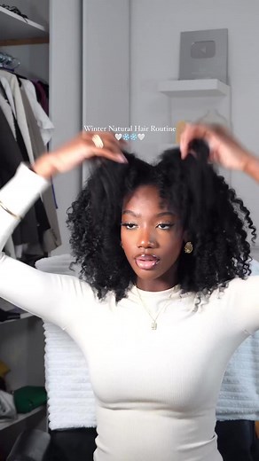 @mvriaamm is is love of our NEW #designessentials CHEBE collection! 🧡 🥰 😍 5 products to enhance type 4 hair ! 5 hair Treatments to promote hair growth ! Discover our NEW #designessentials Chebe collection ! 🧡 A masque before shampoo ☀️ A Shampoo 🧡 A leave-in ☀️ A cream for braid and twist-out 🧡 A foam #DesignEssentials#NaturalHair#TeamNatural#KinkyHair#CoilyHair#Curls#HairGoals#HealthyHair#NaturalHairProduct#blackgirlmagic#explorepage#curls#hairstyles#natural#hairgoals#teamnatural#melanin#