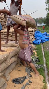 Paisa chahiye Bhaiya 💔💸 #workers #work #trabajadores #laborday #covid #labourday #labour #streetphotography #worker #labor #workersrights #love #construction #workersday #union #business #job #mayday #may #jobs #safety #workingclass #india #working #photography #protest #laborers #instagood #buenosaires #mariarosaandreottiproyectotrabajadores | Zaynsohel