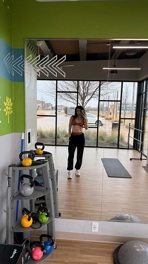 Meghan Lane Morrison on Instagram: "Repeat 3x 💛🫠 Full workout👇 Hammer Curls 3x12 Bicep Curls 3x12 Tricep Extension 3x15 Lateral Raises 3x10 Upright Rows 3x10 Svend Press 3x20"