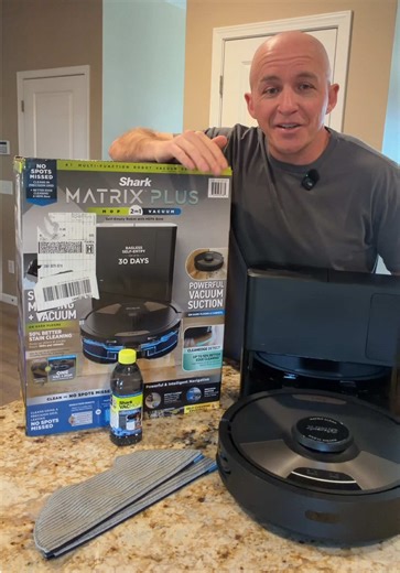 Shark matrix plus 2 in 1 robot mop vacuum #robotmop #robotvaccuum #MerryGiftList #TikTokShopCreatorPicks #TikTokShopHolidayHaul