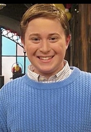 Nevel Papperman 👾 #iCarly #moodboard #nickelodeon #nostalgia #aesthetic #2000s #edit #disney #disneychannel #vibes #fun #party #popular #pinterest #capcut #foryou #foryoupage #fyp #viral