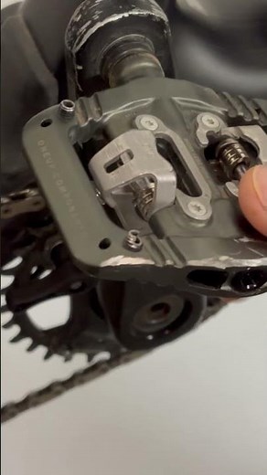 How to Backpedal your E-Bike Chain for Cleaning and Lubing