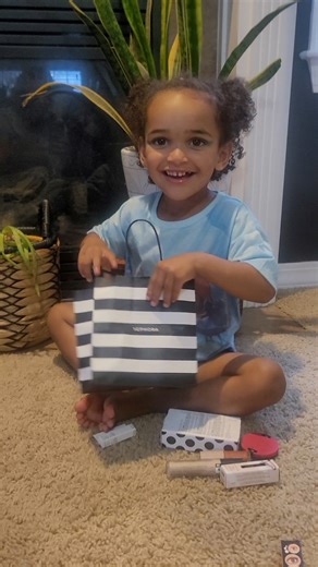 Toddler Sephora haul. 🤣🤣 #sephorahaul #toddlerlife #cutekids #makeup #makeuplover #makeuplife #toddlersephorahaul #sephora #makeupartist #toddlermom #havingfuninlife #sephoralife #minimakeupartist❤️ #fenti #benefit #girgioarmani #rarebeauty #fyp #justhavinfun