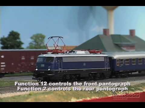 Model Railroader Roco Digital train set review