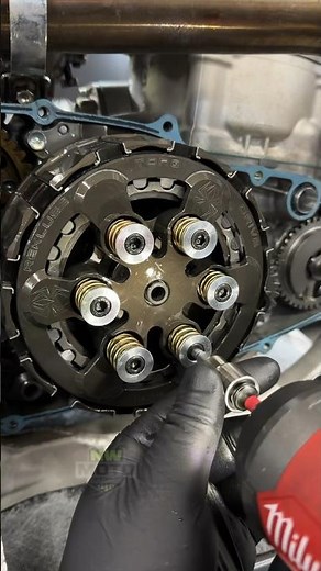 THIS IS NOT AN AUTO CLUTCH. This is the Rekluse standard clutch upgrade setup!