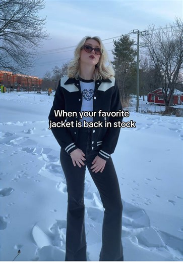 100% Italian Melton Wool ❄️ “The Vail” stays cozy #westernfashion #westernstyle #jacket