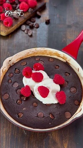 The Easiest Skillet Brownie Recipe! 🍫
