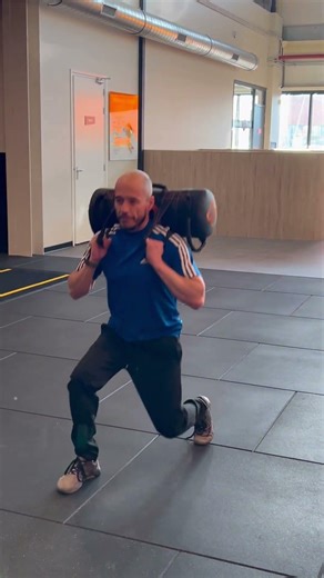 sandbag exercise#sandbagworkout #lunges #shorts #basicfit