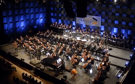 顶级神曲《Victory》罕见现场版，女王般的吟唱，穿透力太强了！