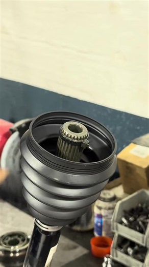 Some tricks should be built into the repair manual… and this is one of them #automotive #mechanic #diy #fix #maintenance