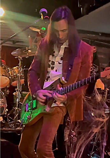Nuno @ Soundcheck Live ⚡️ Oct 30 2024 🎥: Michelle Barton #nunobettencourt #fy #fyp #guitar #rock #shred