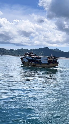 61 reactions · 8 comments | Hallop ni passegers sung Bongao #originalcontent #reels2025シ | Almersan Amil | Facebook