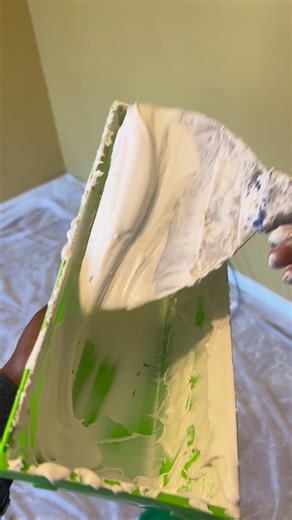 Thinking about removing your popcorn ceiling? Here are a few tips to help out! #diyprojects #diyhomeimprovement #homerenovation | Keepinupwith_KJ