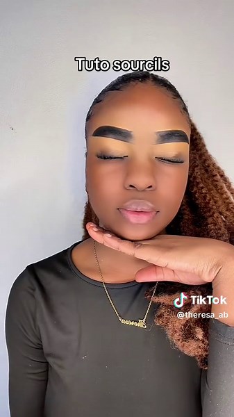 Tuto sourcils : conseils et astuces de maquillage