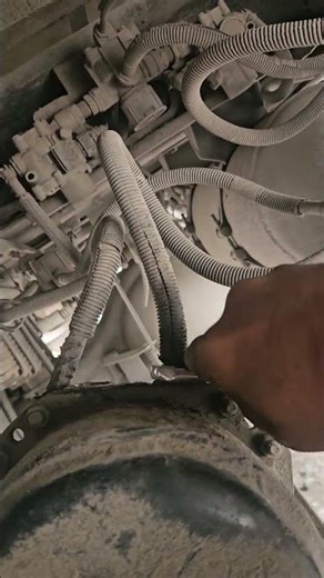 tata 2518 wheel lock parking break released #automobile #mechanic tata2518