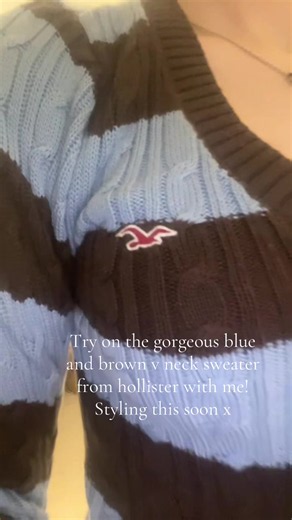 Hollister Autumn V-Neck Sweater Try-On & Styling