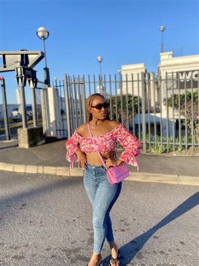 Autoh (@autoh_netty_gumede)’s videos with Asiqale Phansi - Lady Sphesh
