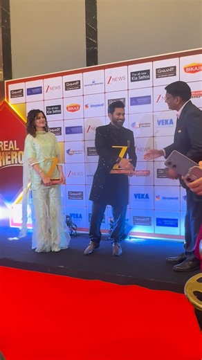 Palak Muchhal & Mithoon Attends Zee Samvaad Real Hero 2026 | Bol Bollywood