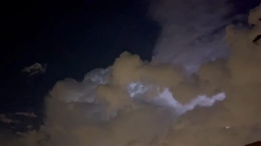 'Weirdest lightning ever': Thunderstorm rolls into Chandler, Arizona