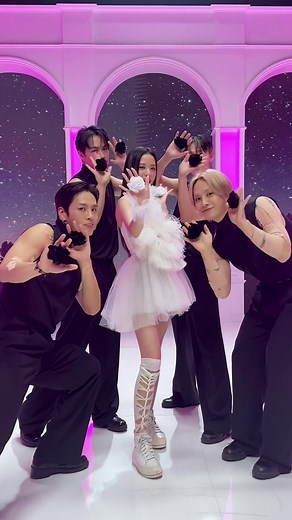 지수의 꽃처럼 흩날리다! 🤍