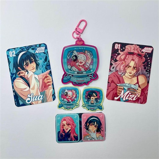 Alien Stage | Mizisua Set– 2 cards, 4 Stickers & Acrylic Keychain