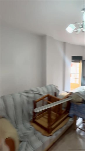 📢 Shitet Apartament 2 1 – Vija e Parë me Det, Vollga Durrës (tek 4 Stinët) Shitet apartament komod 2 1, i pozicionuar në një nga zonat më elitare të Durrësit, në Vollgë, pranë lokalit të njohur “4 Stinët”. • 🏢 Kati: 2 • 🌊 Pozicion: Vija e parë me det, me pamje të mrekullueshme panoramike. • 📍 Vendndodhja: Zonë shumë e preferuar, pranë shëtitores, restoranteve, bareve dhe shërbimeve kryesore. • ✅ Mundësi ideale për banim ose investim (Airbnb / Booking). 📞 Për më shumë informacion kontaktoni: