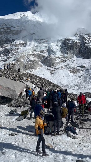 Stop dreaming and start trekking 🥾 Our fully supported, 14 day's Everest Base Camp adventure is ready for you. Experience the Sherpa culture, sleep beneath giants, and witness the sunrise of a lifetime from Kala Patthar. Click the link in below to read our detailed itinerary and secure your spot today. https://himalayangatewaytrek.com/trip/everest-base-camp-14-days/ #EverestBaseCamp #EBC #TrekNepal #Himalayas #AdventureTravel #TravelAgency #himalayangatewaytrek | Himalayan Gateway Trek