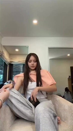 LISA so beautiful even without makeup.🫶🥰 #LISA #BLACKPINK #LALISA #LLOUD