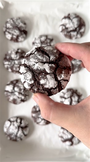 Cup of tea weather means cookie weather for us, and these chocolate crackle cookies are fudgy, moreish and we recommend doubling the recipe so that you can share it with family and friends! Get the recipe here: https://bit.ly/3xLwk3g | SBS Food