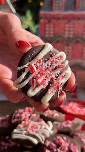These homemade Peppermint Patties are freezer friendly! Start making now and serving for the holidays 🎄 Recipe in the comments! | Crowded Kitchen