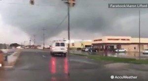 This video shows a tornado moving through Kokomo, Indiana earlier this afternoon! | AccuWeather