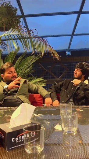 خان جی آنکھوں پر دہیان دے گے تو شاعری آدھوری رہ جائے گی ✍🏼👀