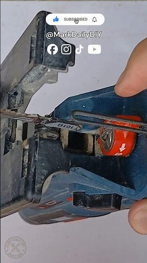 Easy Blade Installation Guide & Different Blade Types Demo: Bosch Cordless Jigsaw GST 12 V-LI Pro