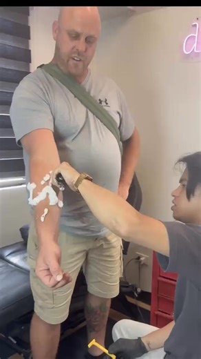 Grateful to tattoo this Filipino symbol as an armband for my foreign client — a tribute to his deep respect for the culture. 🇵🇭🖋️ Artist: Jerome Magnifico #FilipinoTattoo #CulturalRespect #PinoyPride #TattooArt #TattooArtist #ArmbandTattoo #FilipinoSymbol #CulturalInk #RespectTheCulture #InkedAbroad #TraditionalTattoo #TattooCulture #PhilippinesTattoo #PasayTattoo #TattooArtistPasay #ManilaTattoo #MetroManilaInk #PasayInk #TattooStudioph #tattoostudio #TattooStudioVibes | Magnifico Tattoo Stu