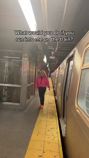 Impressive Dance Splits on NYC Subway by Emilie Brooklyn