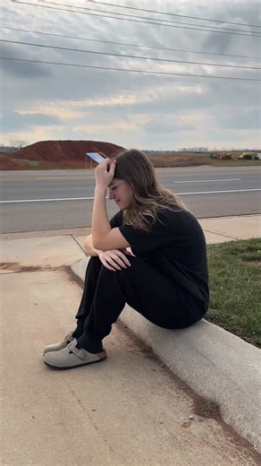 Go ahead and submit those applications Clarksville Flavor Fans!! Must be 16 and up We hope to see you guys in some interviews!!😁😁 #BahamaBucks #ClarksvilleTN #FlavorFans | Bahama Buck's