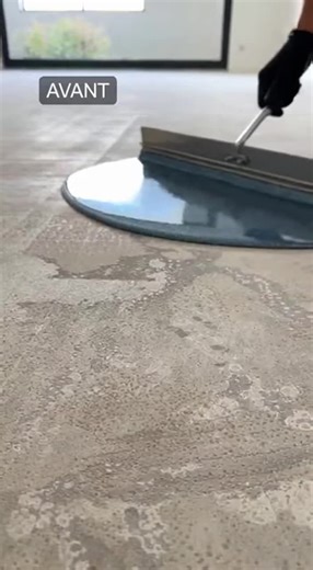 Découvrez la magie d'un sol en résine époxy ! Une métamorphose incroyable qui #Transformation #SolEnRésine #Époxy #Rénovation #DécorationIntérieure