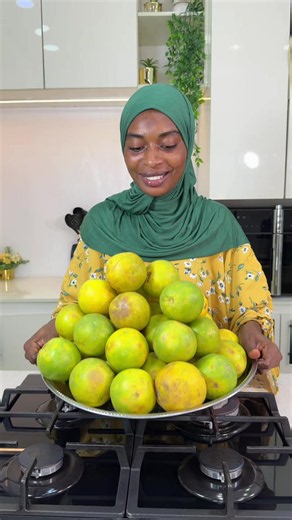 Orange is my favorite fruit🥹and I absolutely love fresh orange juice🤤 I have always wanted an orange squeezer, but I didn’t have one until I got my @buchymix juicer, Omo this juicer is a lifesaver🥹 If you’re thinking of investing in a kitchen appliance, invest in this juicer Wllh, It makes juicing so easy💃fast,and stress free😻 Honestly it’s the end of the discussion for me😻💃 My juicer from @buchymix 💃😻